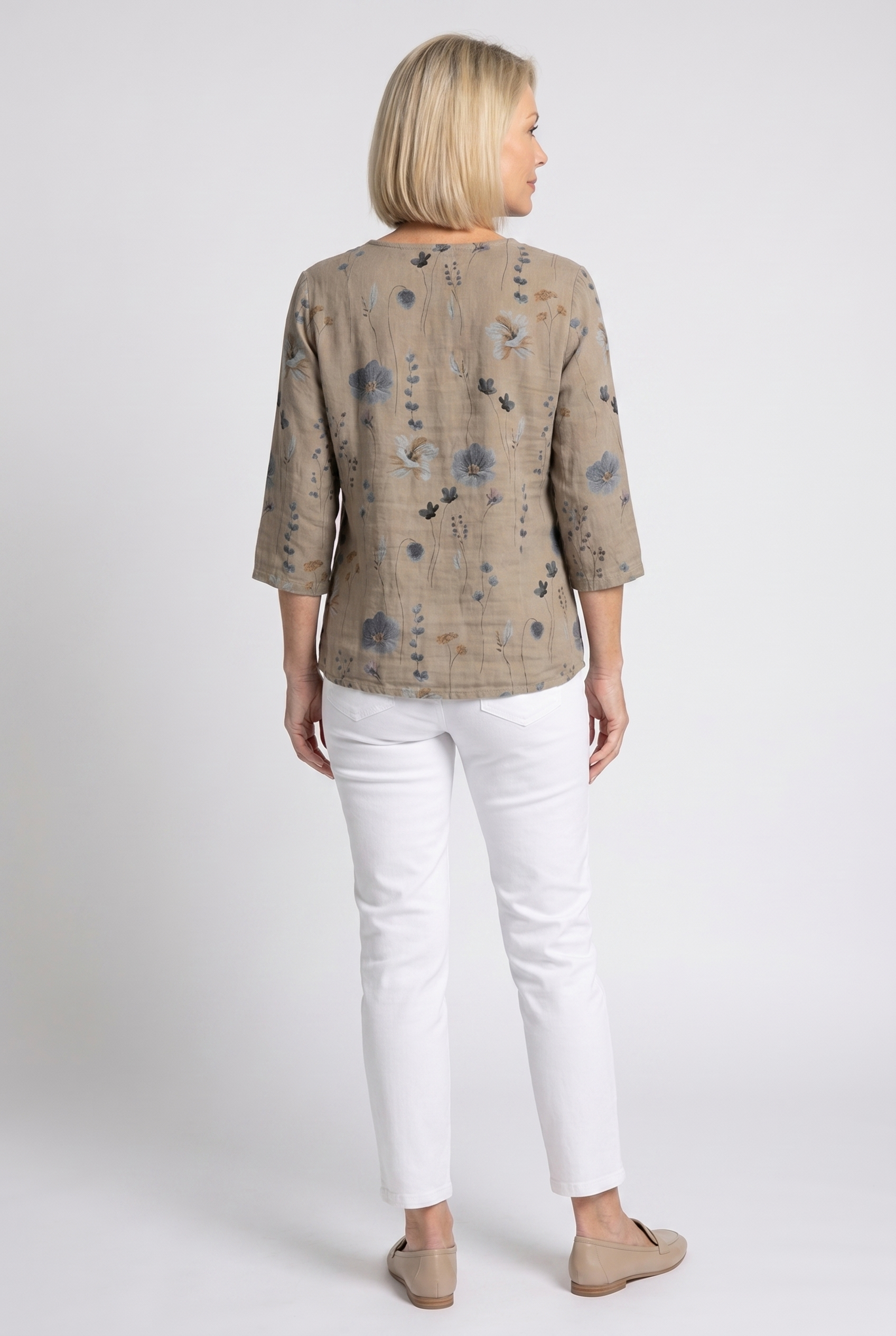 Xavieria | Charming Embroidered V-Neck Blouse